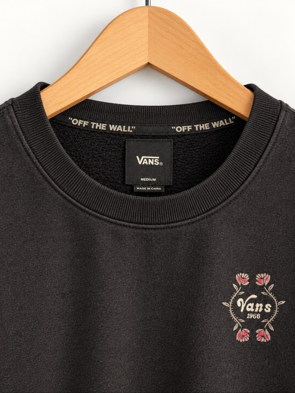 Vans Black Crewneck Sweatshirt with Floral Emblem - Off The Wall - Size Medium